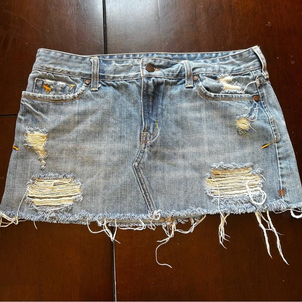 Abercrombie & Fitch Distressed Denim Mini Skirt Size 6
